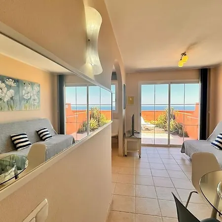 Silent Sunrise On The Ocean Lejlighed