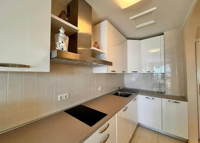 아파트 Silent Sunrise On The Ocean *