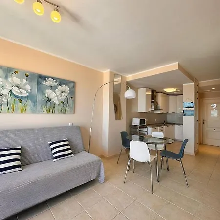 アパート Silent Sunrise On The Ocean *